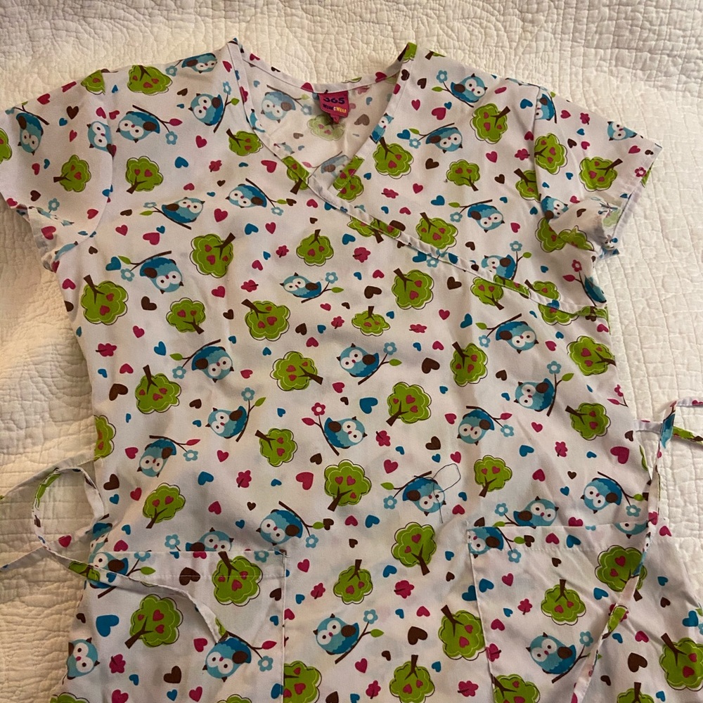 365 Work & Wear Scub Top Owls, trees and hearts